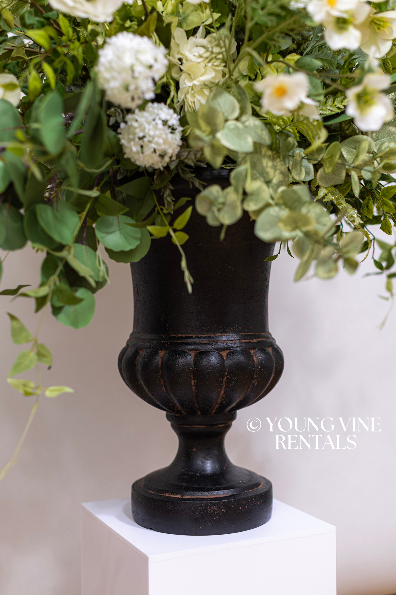 The Evergreen Floral Urns (2x)