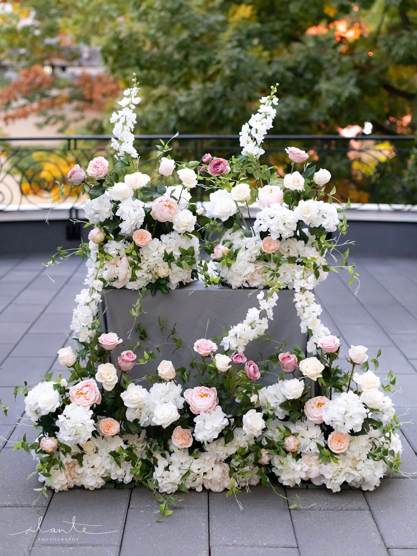 The Remy Aisle Flowers (12x)