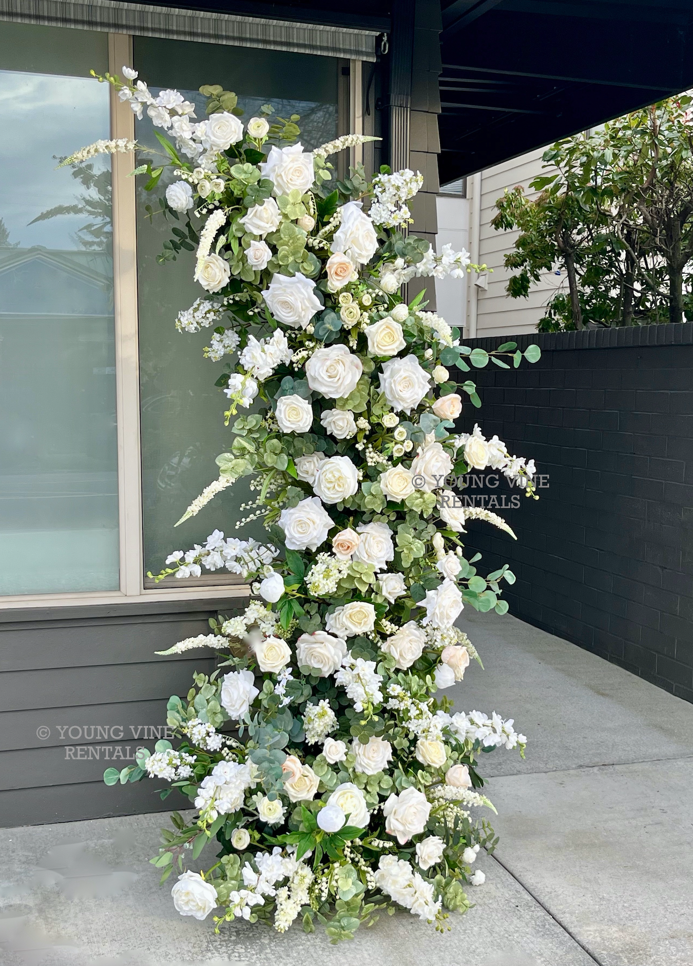 The Aster Floral Pillars
