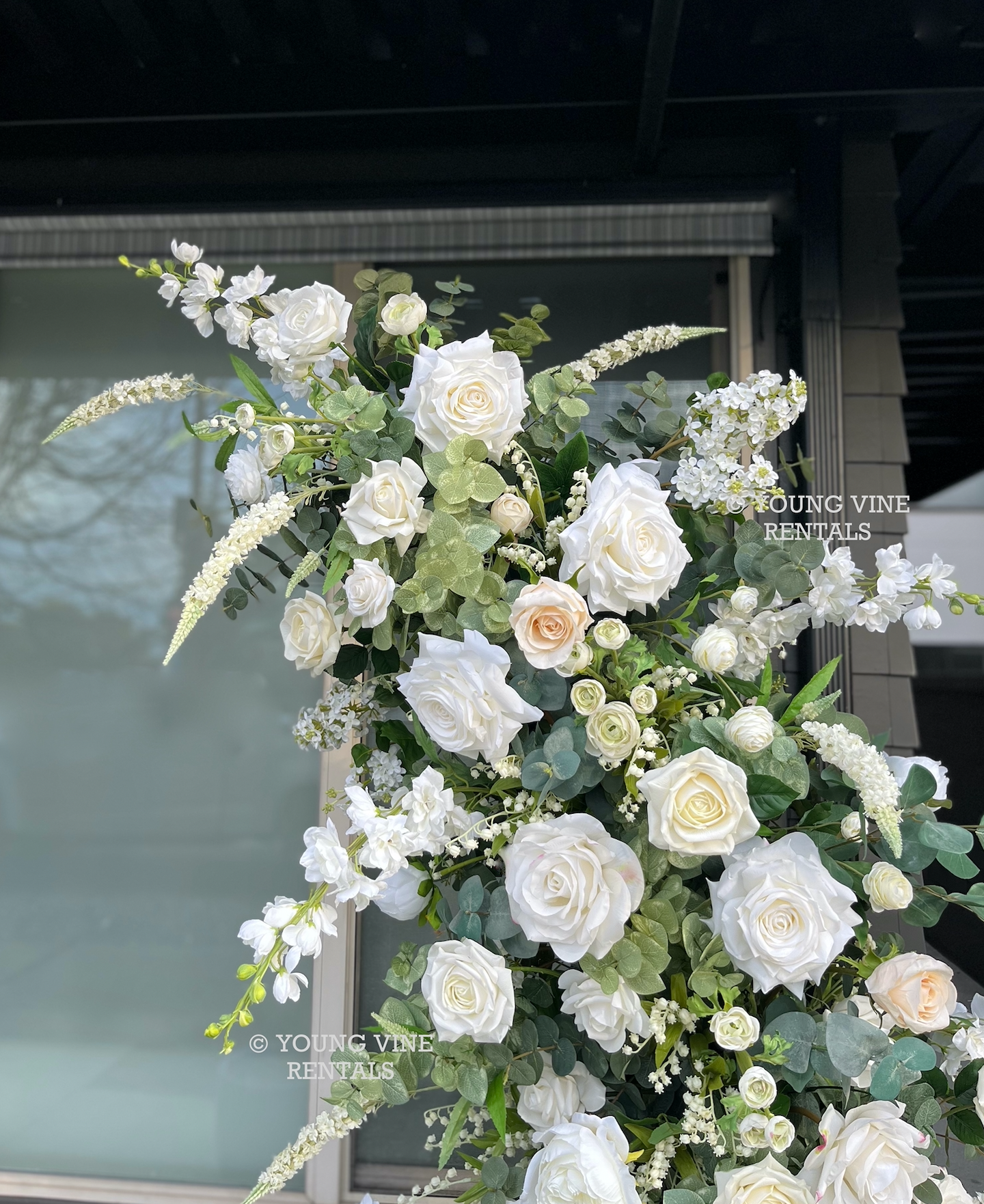 The Aster Floral Pillars