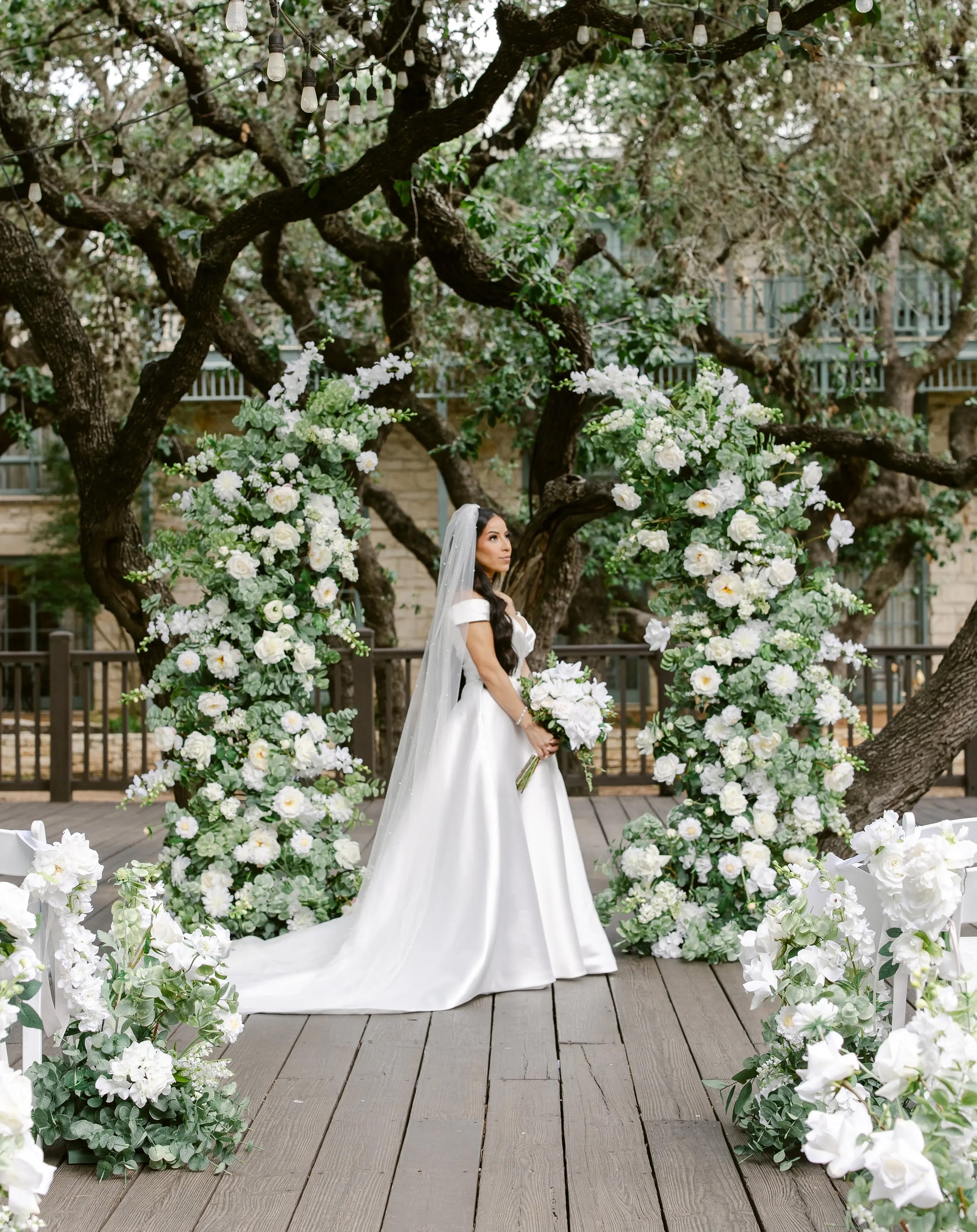 The Aster Floral Pillars Young Vine Rentals The Aster Floral Pillars Young Vine Rentals