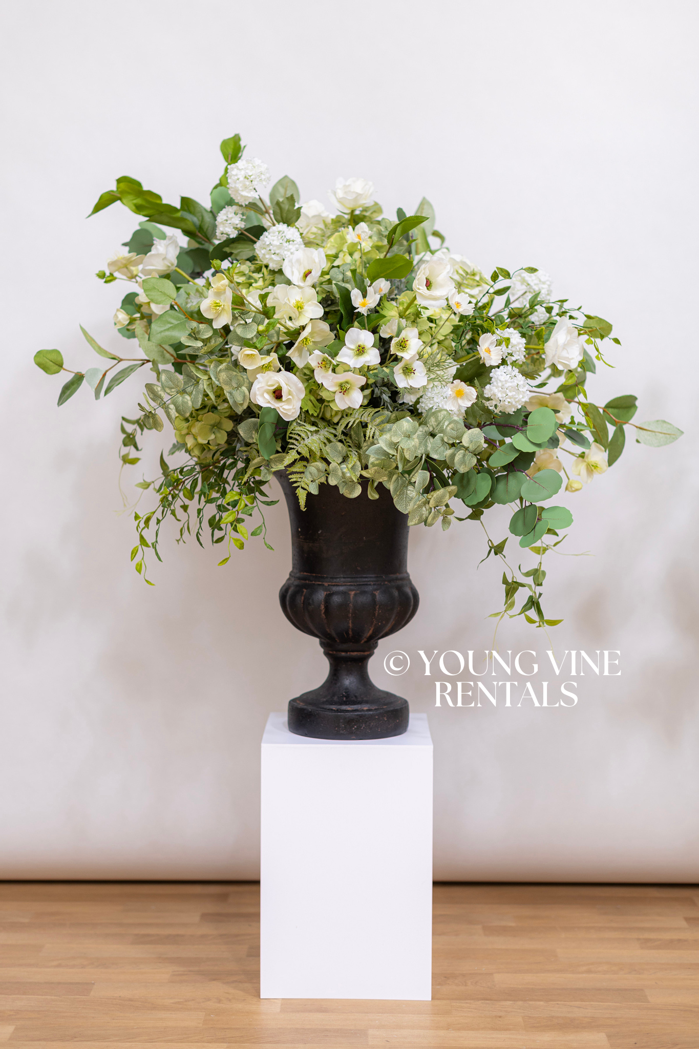The Evergreen Floral Urns (2x)
